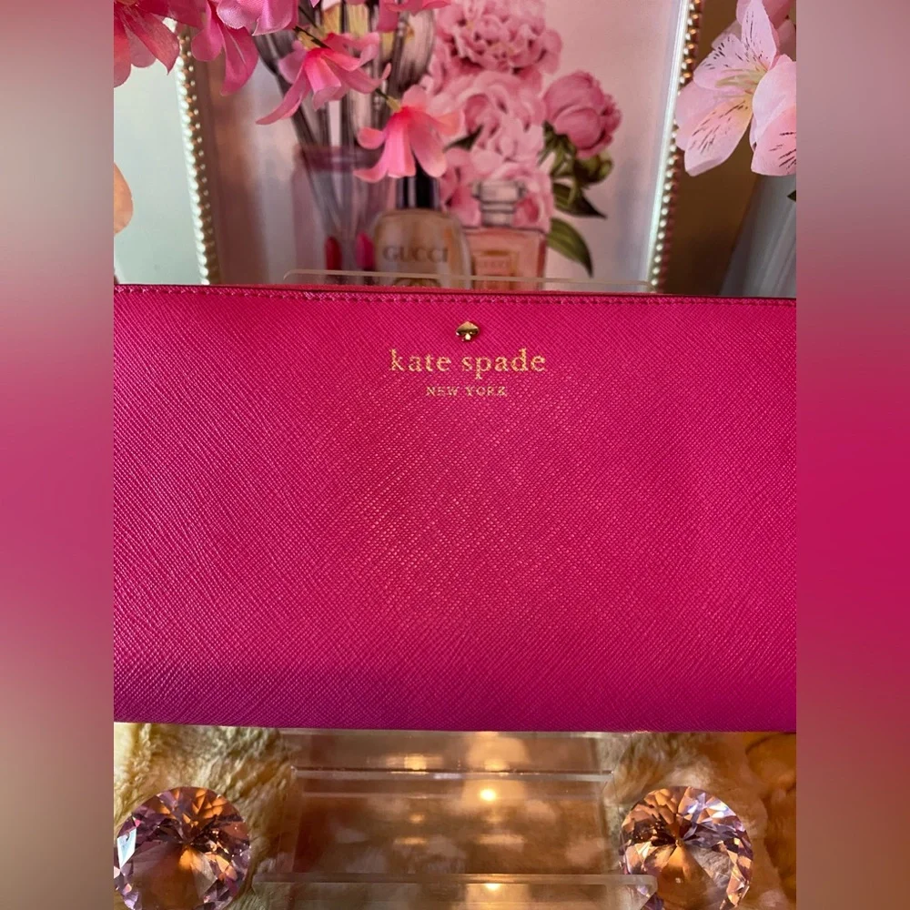 Kate Spade Cedar Street Lacey New York Wallet - Picture 2 of 11